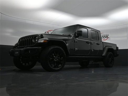 Used 2025 Jeep Gladiator Sport image 26