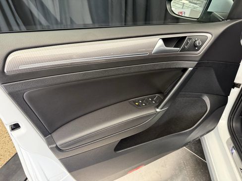Used 2018 Volkswagen Golf Alltrack SE image 18