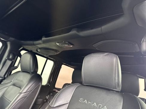Used 2022 Jeep Wrangler Unlimited Sahara w/ Cold Weather Group image 12