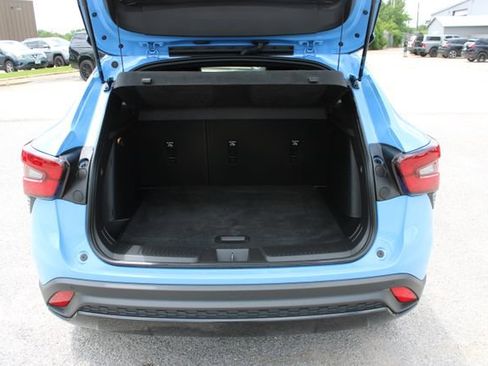 Used 2024 Chevrolet Trax RS w/ Sunroof Package FWD image 7
