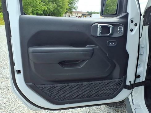 Used 2025 Jeep Wrangler Unlimited Rubicon 4xe w/ Safety Group AWD/4WD image 22