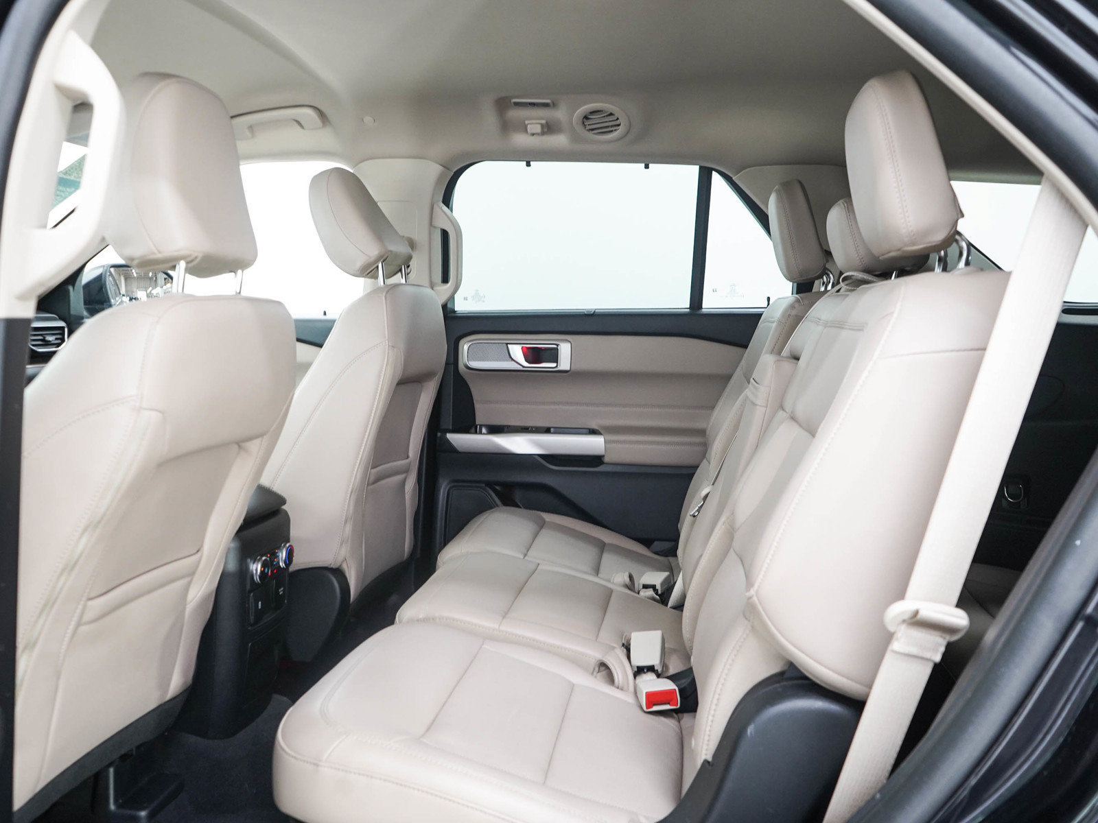 Used 2023 Ford Explorer Limited AWD/4WD image 16