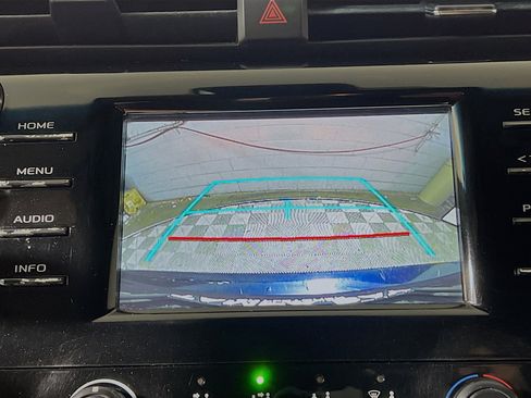 Used 2018 Toyota Camry LE FWD image 28