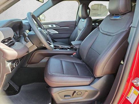 New 2026 Ford Explorer Platinum image 4
