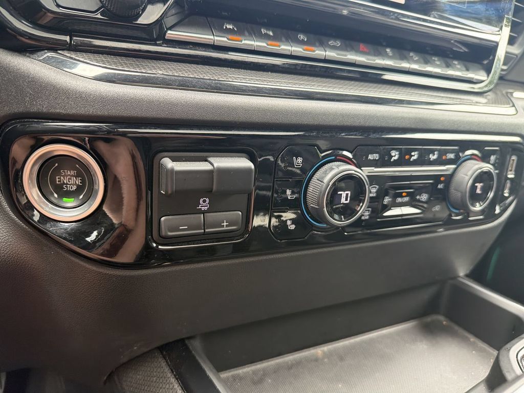 Used 2022 Chevrolet Silverado 1500 ZR2 w/ Technology Package AWD/4WD image 17