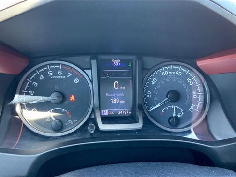 Used 2020 Toyota Tacoma TRD Off-Road AWD/4WD image 21