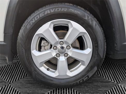 Certified 2021 Jeep Compass Latitude image 9