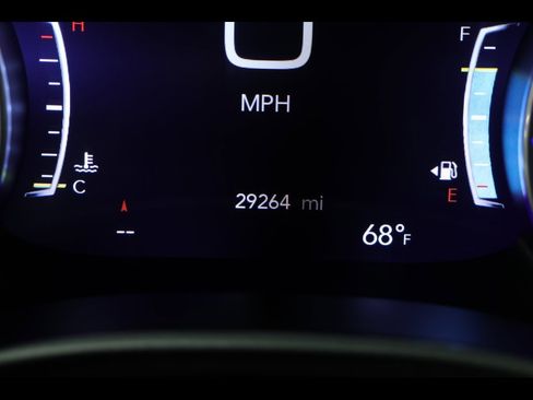 Used 2022 Chrysler Pacifica Touring-L image 25