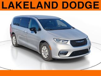 New 2026 Chrysler Pacifica Select video 1