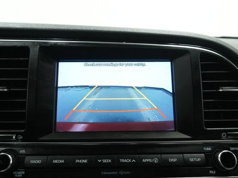Used 2017 Hyundai Elantra SE FWD image 28
