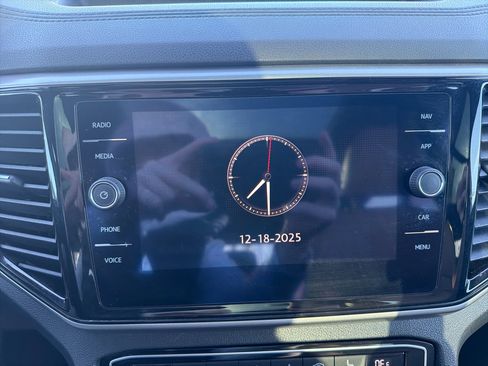 Used 2020 Volkswagen Atlas Cross Sport SEL image 27