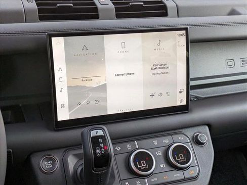 New 2025 Land Rover Defender 110 S image 12