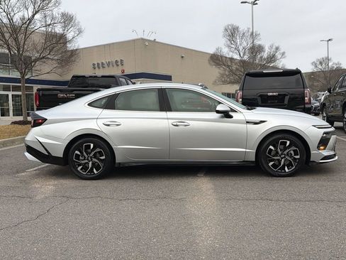 Used 2025 Hyundai Sonata SEL image 2