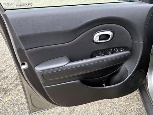Used 2014 Kia Soul + FWD image 12