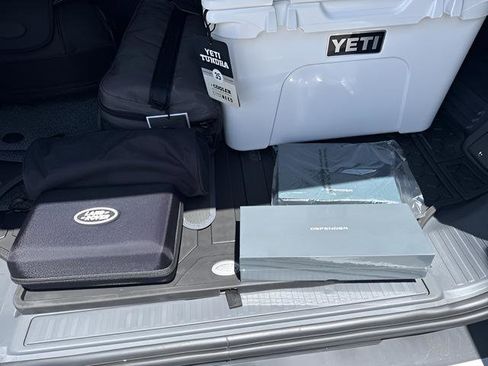 New 2025 Land Rover Defender 110 S image 30