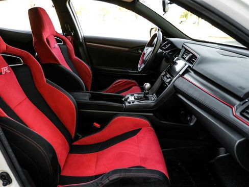 Used 2017 Honda Civic Type R image 40