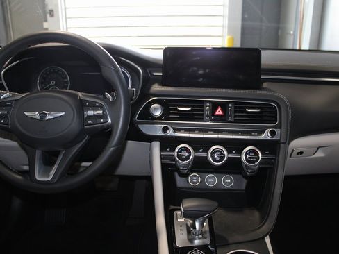 Used 2023 Genesis G70 2.0T image 22