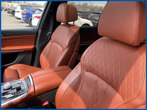 Used 2023 BMW X7 xDrive40i w/ Executive Package AWD/4WD image 14