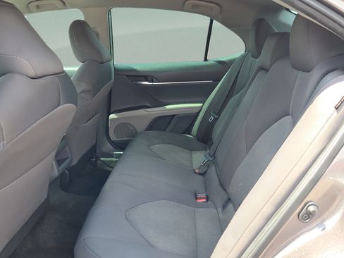 Used 2022 Toyota Camry LE FWD image 12