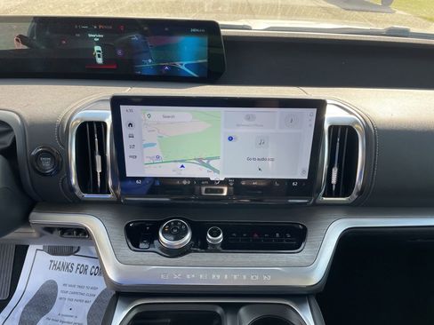 Used 2025 Ford Expedition Max Platinum image 18