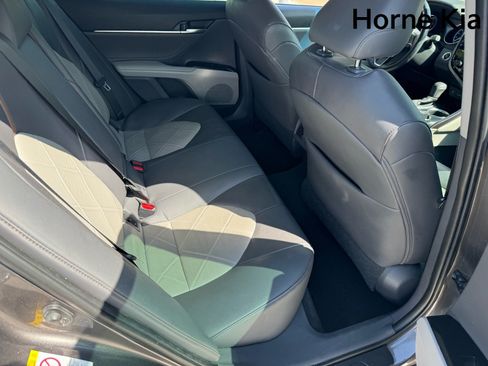 Used 2018 Toyota Camry XLE FWD image 28