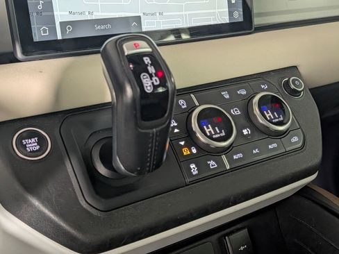 Used 2022 Land Rover Defender 110 SE image 31