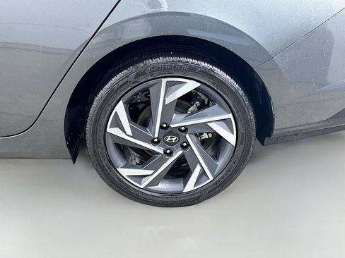 Used 2025 Hyundai Elantra SEL FWD image 31