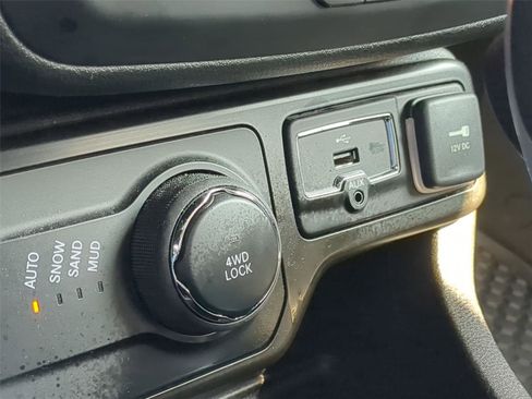 Used 2021 Jeep Renegade Latitude w/ Convenience Group image 21