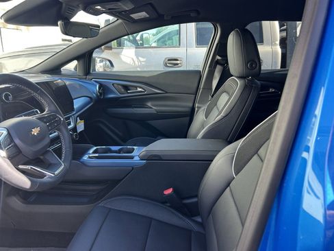 New 2025 Chevrolet Equinox EV LT w/ Convenience Package II image 12