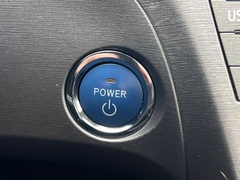 Used 2014 Toyota Prius Five image 23