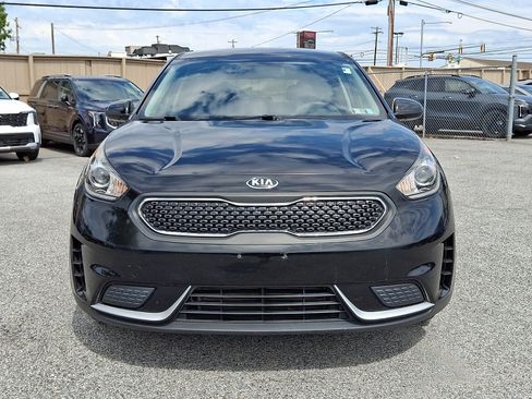 Used 2019 Kia Niro FE FWD image 2