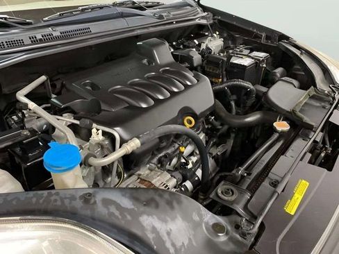Used 2010 Nissan Sentra 2.0 SL w/ Leather Pkg FWD image 11