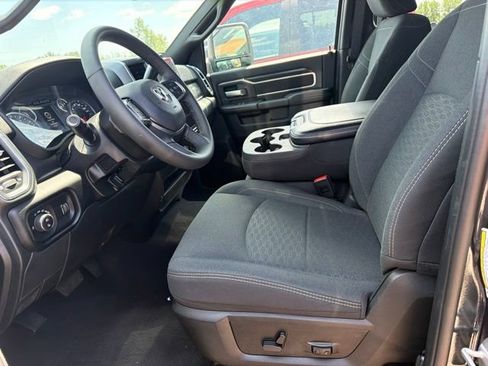 Used 2026 RAM 2500 Big Horn AWD/4WD image 4