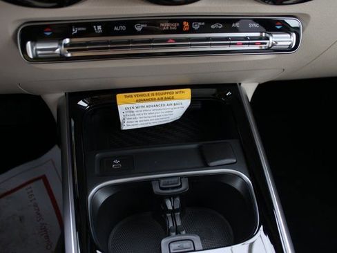 New 2025 Mercedes-Benz GLB 250 4MATIC image 27