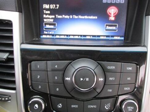 Used 2016 Chevrolet Cruze LT FWD image 21