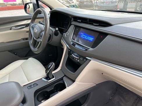 Used 2018 Cadillac XT5 Luxury w/ Driver Awareness Package image 34