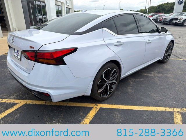 Used 2024 Nissan Altima 2.5 SR w/ SR Premium Package FWD image 9