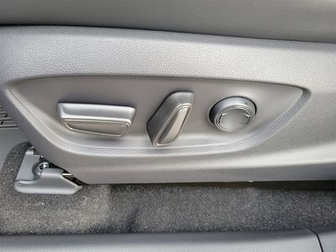 Used 2026 Toyota Crown XLE image 16