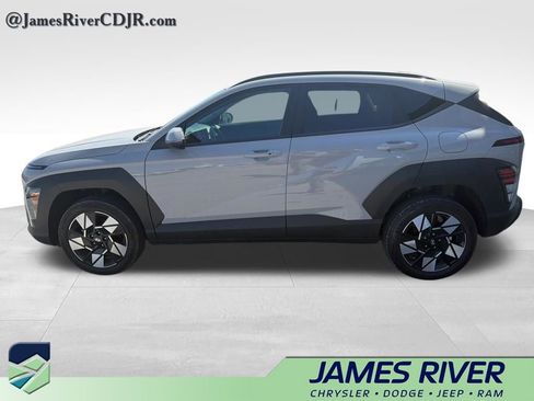 Used 2025 Hyundai Kona SEL image 9
