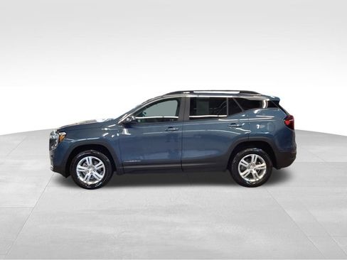 Used 2024 GMC Terrain SLE w/ Driver Convenience Package AWD/4WD image 2