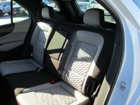 Used 2019 Chevrolet Equinox LS image 15