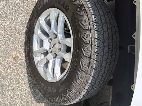 Used 2025 Chevrolet Silverado 1500 RST w/ Convenience Package II AWD/4WD image 10