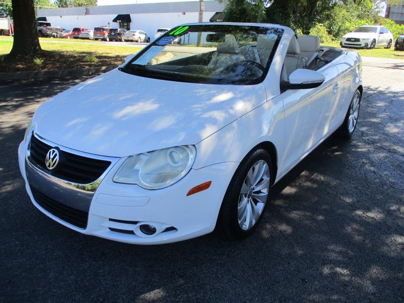 Used 2010 Volkswagen Eos Komfort FWD image 3