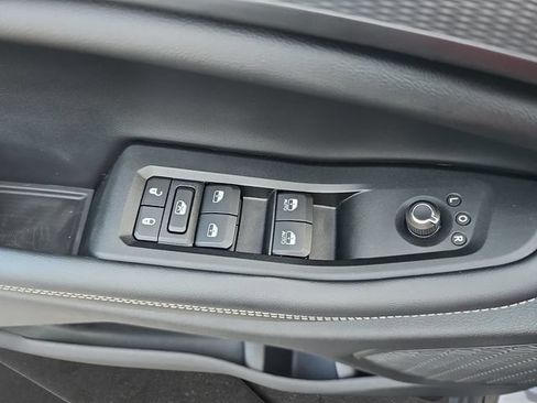 Used 2023 Jeep Grand Cherokee Altitude RWD image 24