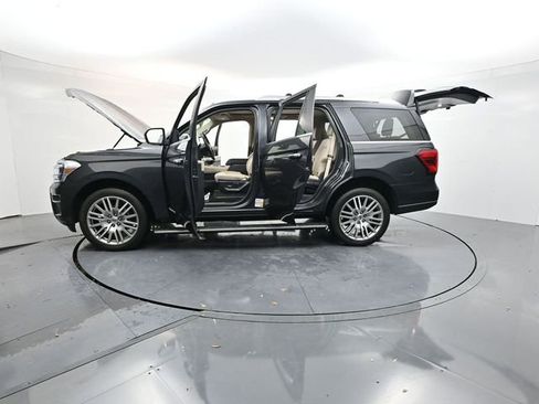 Used 2023 Ford Expedition Platinum AWD/4WD image 42