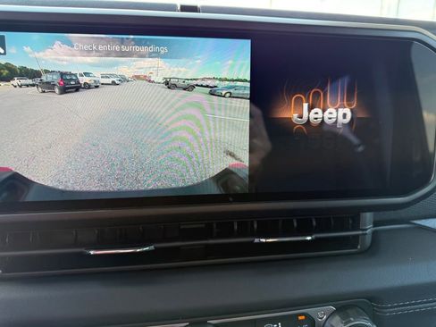 New 2025 Jeep Gladiator Rubicon image 20