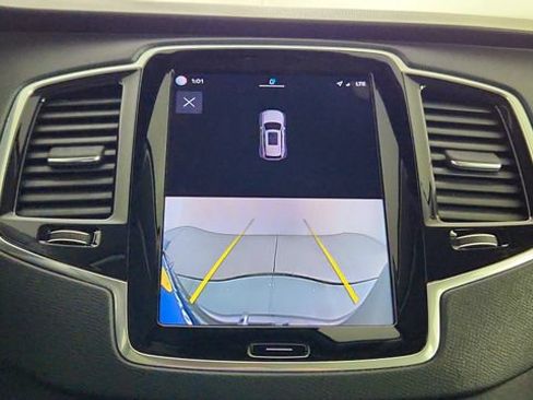 Certified 2023 Volvo XC90 B5 Plus w/ Protection Package Premier AWD/4WD image 19