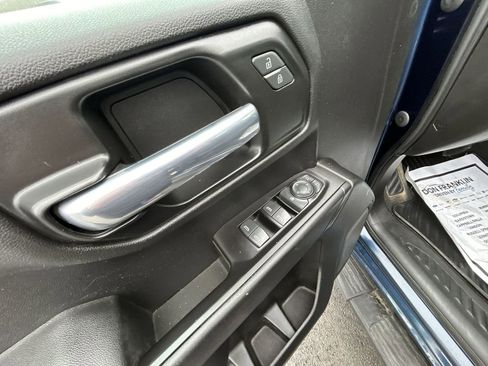 Used 2020 Chevrolet Silverado 1500 Custom w/ Custom Value Package image 19