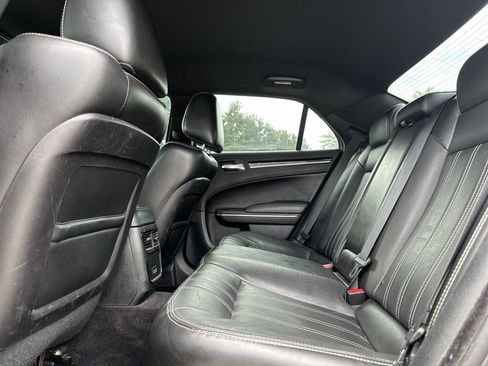 Used 2018 Chrysler 300 S image 19