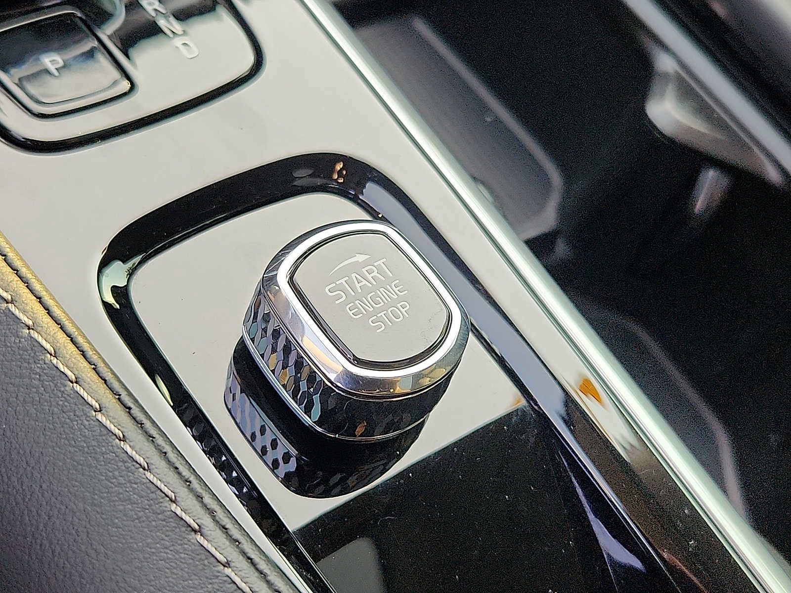 Certified 2024 Volvo XC90 T8 Ultimate w/ Protection Package Premier AWD/4WD image 23